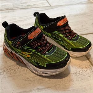 Skechers Kids' Neon Green and Black Light Up Sneakers kids 12 wide